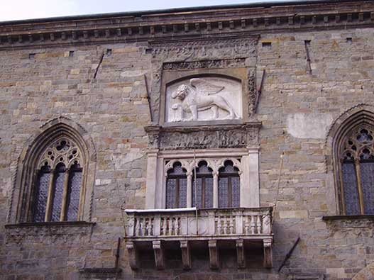 Bergamo-Palazzo-Ragione