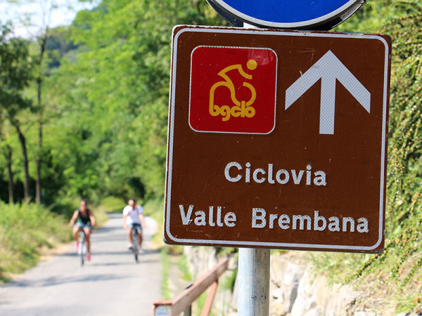 pista-ciclabile-val-bembana-copertina